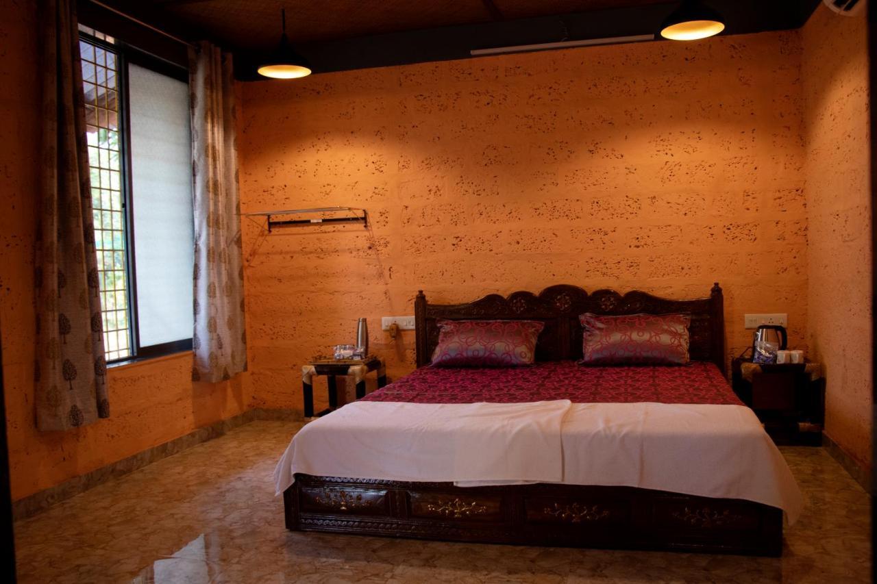 Amee'S Retreat Hotel Diveagar Bagian luar foto
