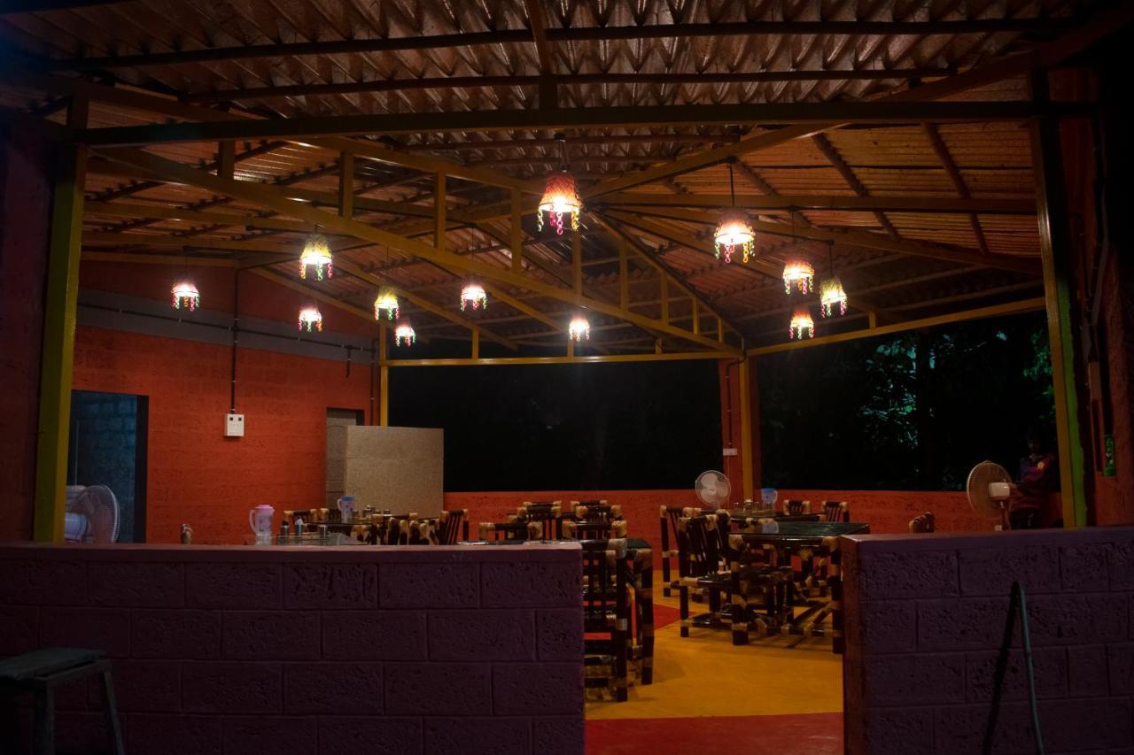 Amee'S Retreat Hotel Diveagar Bagian luar foto