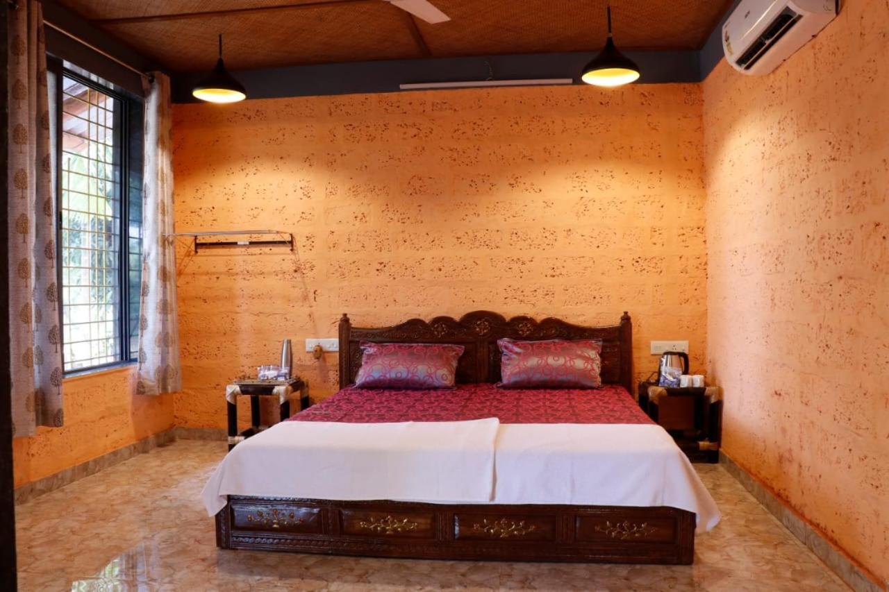 Amee'S Retreat Hotel Diveagar Bagian luar foto