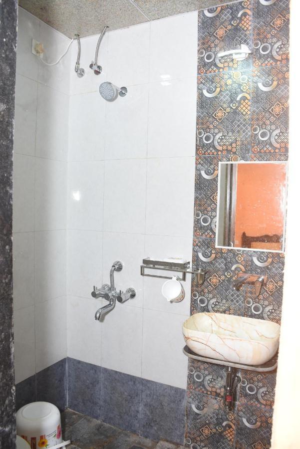 Amee'S Retreat Hotel Diveagar Bagian luar foto