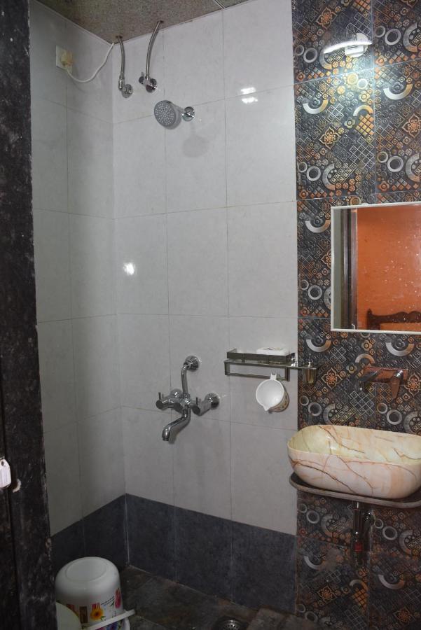 Amee'S Retreat Hotel Diveagar Bagian luar foto